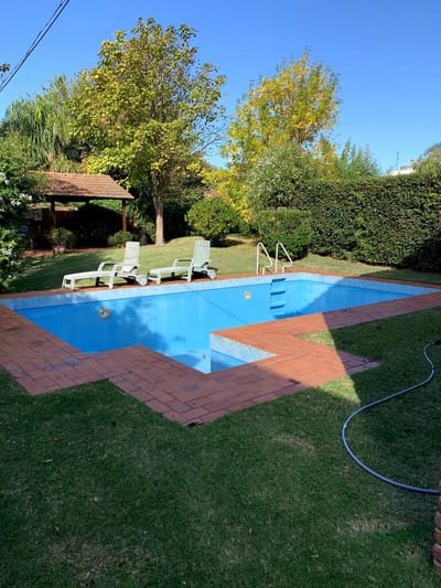 Alquiler Comercial / Casa En Carrasco, Orleans Y Tajes.-