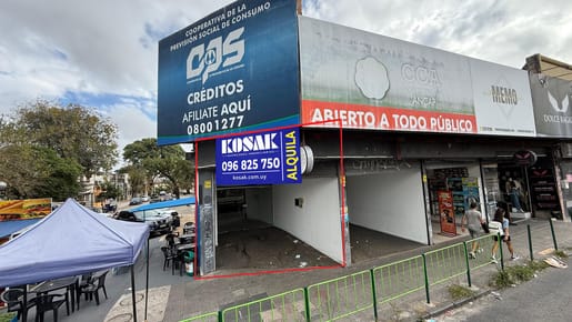 Local comercial Esquina en Paso Molino, reciclado y en excelente estado