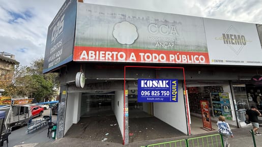 Local comercial Esquina en Paso Molino, reciclado y en excelente estado