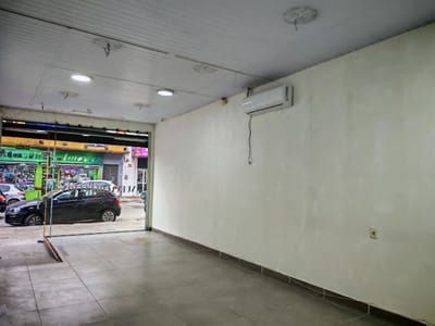 Local Comercial con Depósito de 200 m² en Zona Mayorista