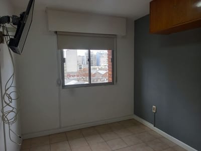 Apto/oficina a pasos de tres cruces