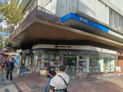Local Comercial Esquina 18 De Julio Y Cuareim