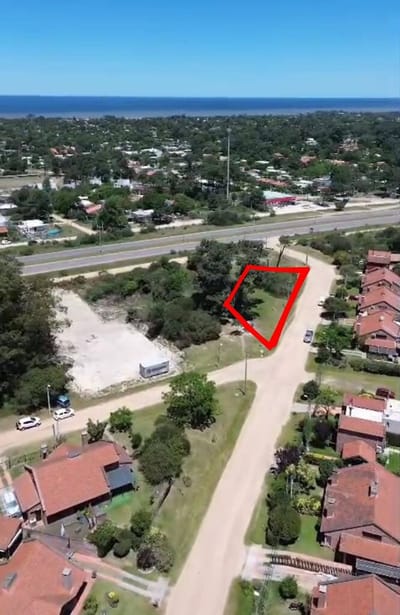 Venta Terreno Con Gran Frente En Excelente Entorno, Ciudad De La Costa F1