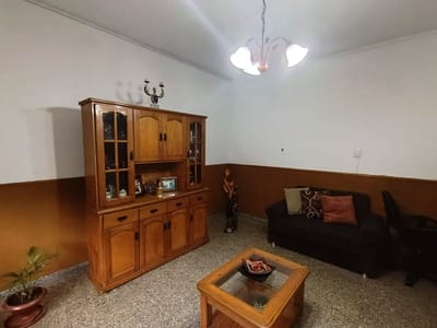 Venta casa en Peñarol | 3 Dormitorios | Sobre Avenida