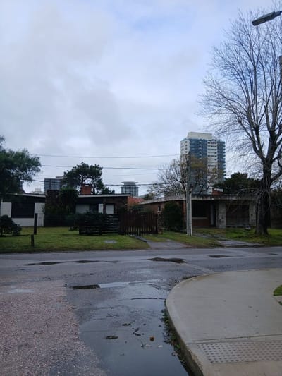 Venta 1200m2 dos casas Punta del Este