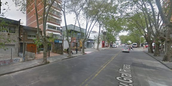 Padrón Único de 1030m2, sobre Av. Rivera