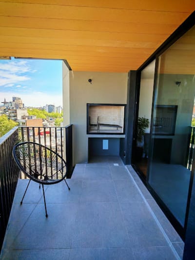 Apartamento a estrenar de 1 dormitorio con gran terraza y parrillero en Parque Rodó – U$S 208.000