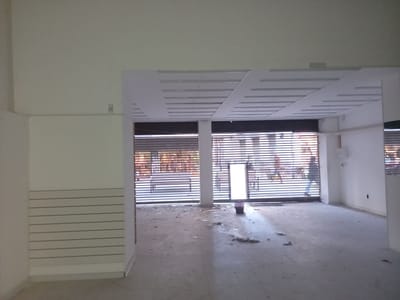 Sobre Sarandi a pasos de la Puerta de la Ciudadela