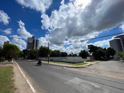 ALQUILO TERRENO ZONA EJE CORPORATIVO DE 2300 M2 BO SAN JORGE