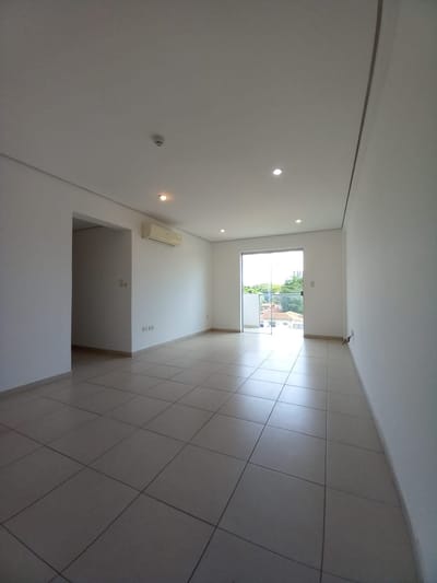 ALQUILO Dpto. de 2 habitaciones y área de servicios en Las Mercedes.