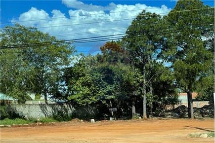 Vendo terreno sobre Guillermo Naumann