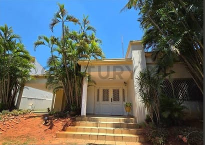 En venta una majestuosa residencia en el barrio Mcal López