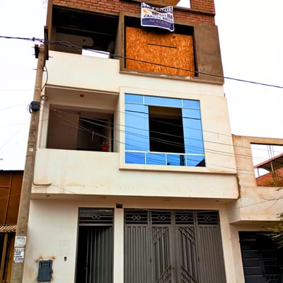 Venta De Casa De 3 Pisos En Puente Piedra