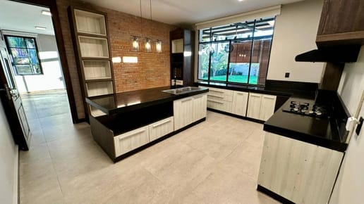 EN VENTA Residencia en el Condominio Plaza de los Mangos
