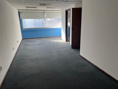 Venta Oficina CON RENTA en Centro. Garage. Galería Libertador.