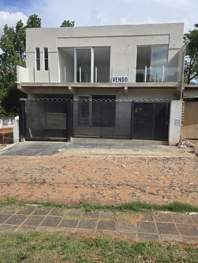 VENDO DUPLEX EN LAMBARE