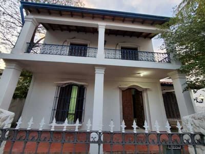 EN VENTA CASA COLONIAL – BARRIO LAS MERCEDES, ASUNCIÓN 