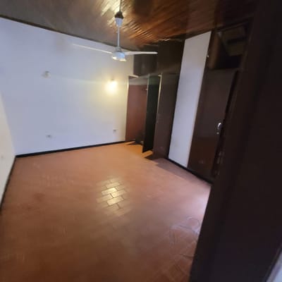 VENDO RESIDENCIA DE 2 PLANTAS EN BARRIO YKUA SATI-ASUNCION