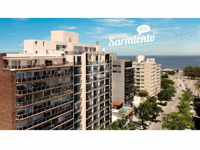 Venta Apartamento Penthouse 2 Dormitorios, 2 Baños, Parrillero en Parque Rodó