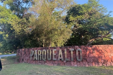 VENDO TERRENO EN BARRIO CERRADO/YPACARAI