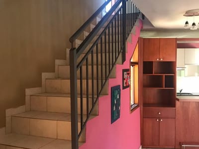 ALQUILO DUPLEX EN BARRIO SANTA ANA CON AMPLIOS ESPACIOS