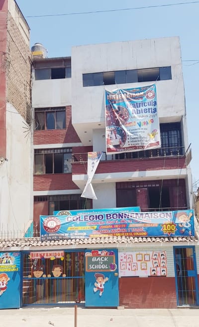 OCASIÓN VENDO LOCAL CASA PARA NEGOCIO DEPARTAMENTOS URB. VALDIVIEZO – ATE