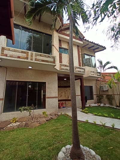 CASA EN EQUIPETROL CON PISCINA