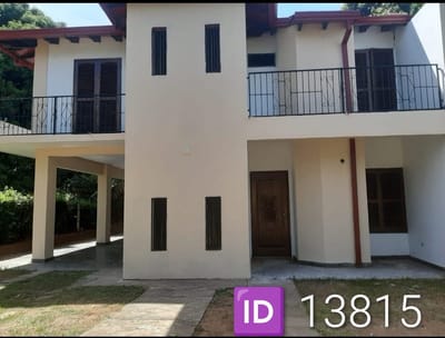 En venta casa de 2 plantas en guarambare  