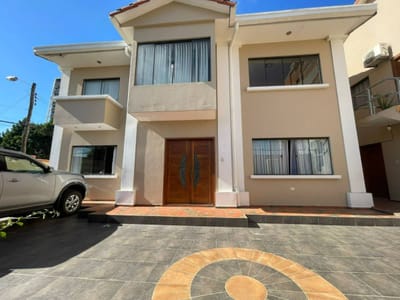 CASA COMERCIAL EN VENTA EN BRIGIDA CON 3 DEPARTAMENTOS Y 1 LOCAL COMERCIAL