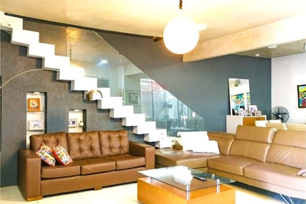 Casa en Venta en Itauguá Centro | 5 Dormitorios | Piscina | Quincho | 2 Cocheras