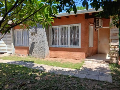 VENDO RESIDENCIA EN BARRIO JARA