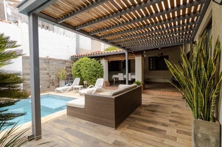 VENDO CASA EN EL CENTRO DE ASUNCIÓN A DOS CALLES DE AV FELIX BOGADO