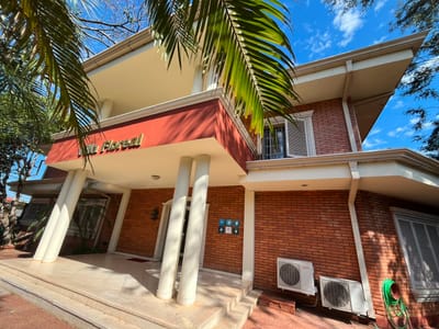 Casa Enorme Con Patio, Piscina Y 13 Habitaciones - Ideal Para Negocios 