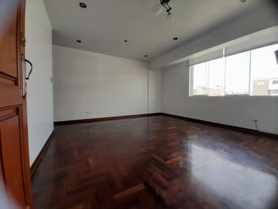 Dpto. Nuevo en Edificio Pequeño y con Cochera
