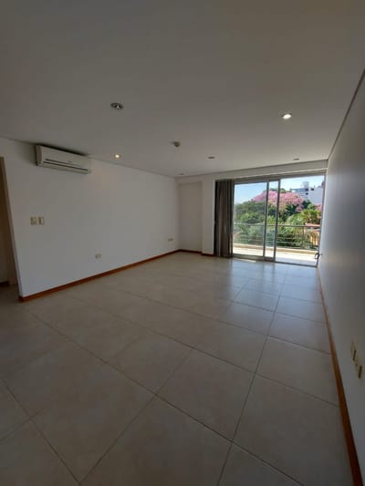 Alquilo Departamento. Carmelitas, zona BCP. COD LG