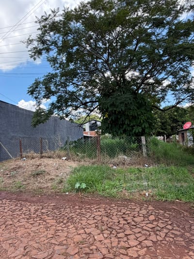 VENDO TERRENO KM7 ACARAY 