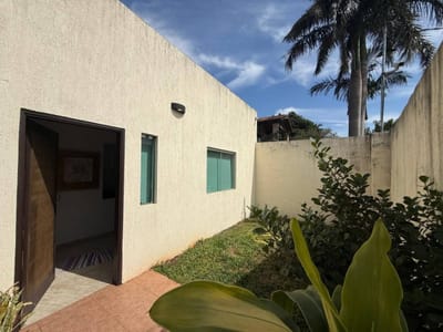 CASA MINIMALISTA EN VENTA – F DE LA MORA, Z NORTE