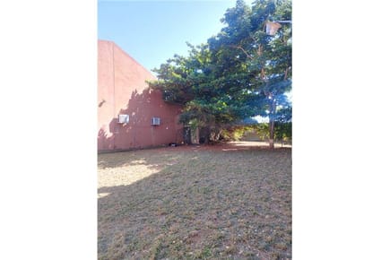 Vendo Terreno a 300 ms. de Mcal.López en F. Mora