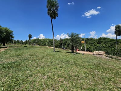 ALTA PIETRA: IMPONENTE VISTA EN EL VERANO