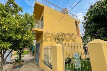 CASA CON SALÓN COMERCIAL Y DEPARTAMENTO EN LIMPIO