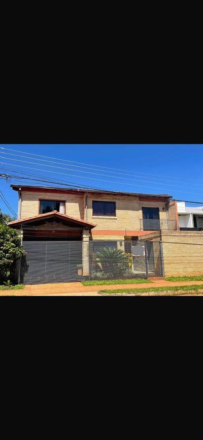 ALQUILO DUPLEX DE 4 DORMITORIOS EN LUQUE