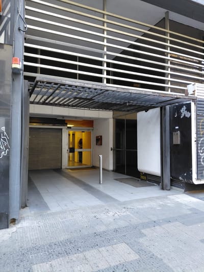 Oficina 43 M² | Muy Luminosa | Piso 9 | Centro | Portería