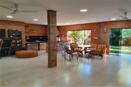 Vendo casa en Lambaré - Límite con Asunción 