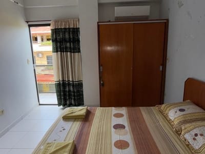 VENDO EDIFICIO CON SALÓN COMERCIAL Y DEPARTAMENTO - ZONA MERCADO 4