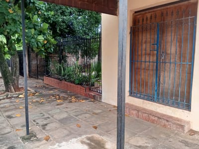 CASA EN VENTA EN ÑEMBY A PASOS DEL CENTRO