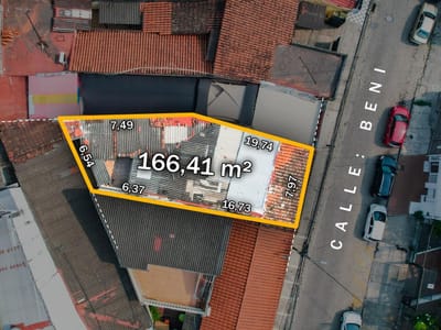 En Venta! Casa a precio de terreno frente al Palacio de Justicia