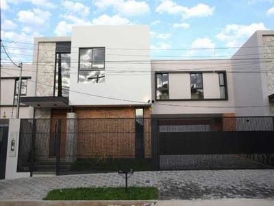 EN VENTA DUPLEX A ESTRENAR DE 3 DORMITORIOS EN BARRIO SANTA LIBRADA
