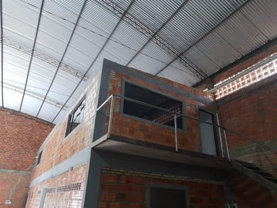 AMPLIO DEPOSITO EN LAMBARE PUERTO PABLA A LA VENTA