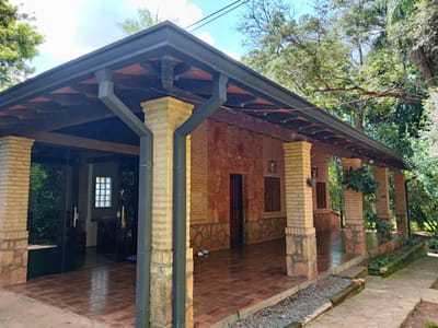 VENDO CASA EN ALTOS - PARAGUAY 
