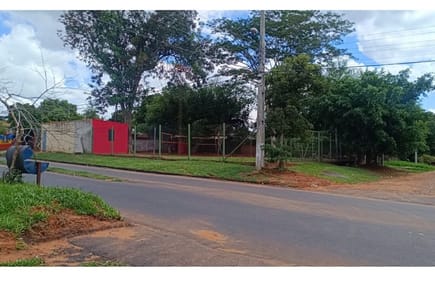 VENDO AMPLIO TERRENO EN ESQUINA EN CAPIATA